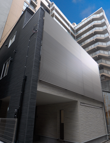 3階建ての外観