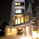 【半地下の駐車場】敷地42.08坪｜延床40.64坪！<br>土地探しからご相談いただいていたからこその大胆提案