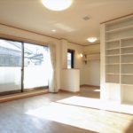 【地下なのに明るい応接室】敷地29.22坪｜延床58.16坪！<br>ご主人たってのこだわり、檜のお風呂でリラックスの家