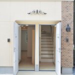 【狭小、鉄骨造2世帯住宅】敷地11.00坪｜延床24.05坪！<br>ご家族の「これがしたい！」を詰め込んだ桜並木沿いの立地を生かした家