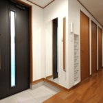 【３階建て狭小住宅】敷地40.65坪｜延床23.42坪！<br>旗竿地でも光あふれる開放的な空間を実現。鉄骨階段と飾り梁が魅力