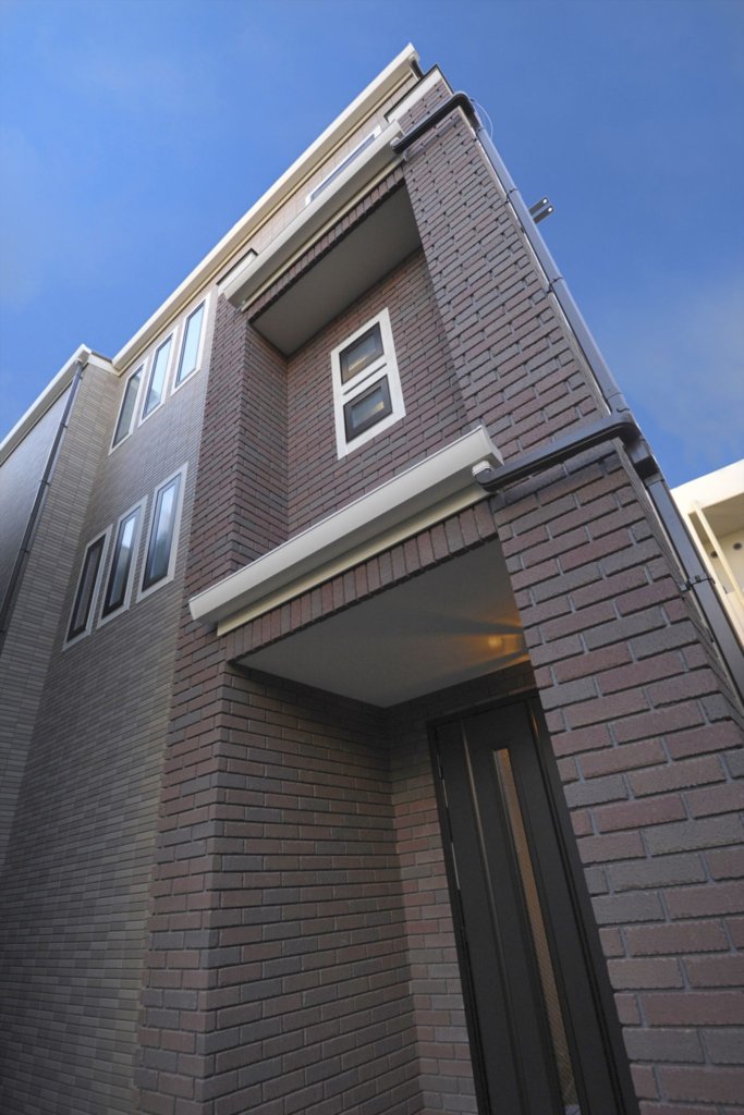 3階建ての外観