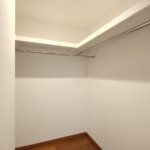 【３階建て狭小住宅】敷地40.65坪｜延床23.42坪！<br>旗竿地でも光あふれる開放的な空間を実現。鉄骨階段と飾り梁が魅力
