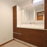 【３階建て狭小住宅】敷地40.65坪｜延床23.42坪！<br>旗竿地でも光あふれる開放的な空間を実現。鉄骨階段と飾り梁が魅力