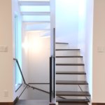【３階建て狭小住宅】敷地40.65坪｜延床23.42坪！<br>旗竿地でも光あふれる開放的な空間を実現。鉄骨階段と飾り梁が魅力