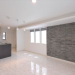 【屋上付き二世帯住宅】敷地36.25坪｜延床82.81坪！<br>変形地でも『鉄骨造並み』の広い間口で車3台が置けるビルトインガレージ