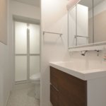 【屋上付き二世帯住宅】敷地36.25坪｜延床82.81坪！<br>変形地でも『鉄骨造並み』の広い間口で車3台が置けるビルトインガレージ