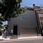 【屋上付き二世帯住宅】敷地36.25坪｜延床82.81坪！<br>変形地でも『鉄骨造並み』の広い間口で車3台が置けるビルトインガレージ