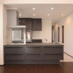 【ロフト付き二世帯住宅】敷地81.61坪｜延床84.01坪！<br>吹き抜けで開放的なリビングが特徴。将来の二世帯を考えた工夫満載