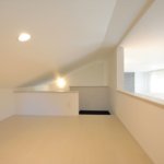 【ロフト付き二世帯住宅】敷地81.61坪｜延床84.01坪！<br>吹き抜けで開放的なリビングが特徴。将来の二世帯を考えた工夫満載