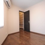【屋上付き二世帯住宅】敷地36.25坪｜延床82.81坪！<br>変形地でも『鉄骨造並み』の広い間口で車3台が置けるビルトインガレージ