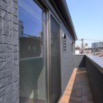 【屋上付き二世帯住宅】敷地36.25坪｜延床82.81坪！<br>変形地でも『鉄骨造並み』の広い間口で車3台が置けるビルトインガレージ