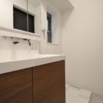 【屋上付き二世帯住宅】敷地36.25坪｜延床82.81坪！<br>変形地でも『鉄骨造並み』の広い間口で車3台が置けるビルトインガレージ