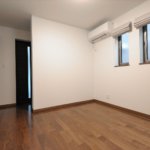 【屋上付き二世帯住宅】敷地36.25坪｜延床82.81坪！<br>変形地でも『鉄骨造並み』の広い間口で車3台が置けるビルトインガレージ