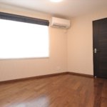 【屋上付き二世帯住宅】敷地36.25坪｜延床82.81坪！<br>変形地でも『鉄骨造並み』の広い間口で車3台が置けるビルトインガレージ