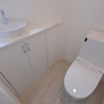 【屋上付き二世帯住宅】敷地36.25坪｜延床82.81坪！<br>変形地でも『鉄骨造並み』の広い間口で車3台が置けるビルトインガレージ