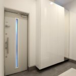 【ロフト付き二世帯住宅】敷地81.61坪｜延床84.01坪！<br>吹き抜けで開放的なリビングが特徴。将来の二世帯を考えた工夫満載