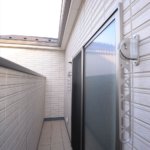 【ロフト付き二世帯住宅】敷地81.61坪｜延床84.01坪！<br>吹き抜けで開放的なリビングが特徴。将来の二世帯を考えた工夫満載