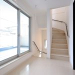 【屋上と屋根裏収納】敷地34.98坪｜延床35.19坪！<br>2階の上空間を上手に使った白黒のコントラストがスタイリッシュな注文住宅