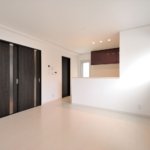 【屋上と屋根裏収納】敷地34.98坪｜延床35.19坪！<br>2階の上空間を上手に使った白黒のコントラストがスタイリッシュな注文住宅