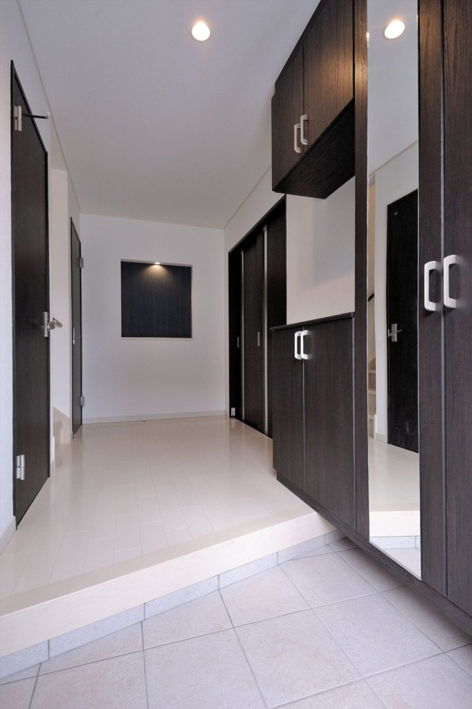 alt=“屋上付き3階建て住宅”