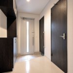 【屋上と屋根裏収納】敷地34.98坪｜延床35.19坪！<br>2階の上空間を上手に使った白黒のコントラストがスタイリッシュな注文住宅