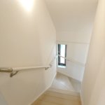 【屋上付き3階建て住宅】敷地27.90坪｜延床49.34坪！<br>パントリーから趣味のスペースまで造作の稼動棚で空間をうまく使った住宅