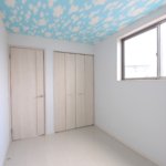 【屋上付き3階建て住宅】敷地27.90坪｜延床49.34坪！<br>パントリーから趣味のスペースまで造作の稼動棚で空間をうまく使った住宅