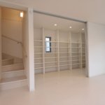 【屋上付き3階建て住宅】敷地27.90坪｜延床49.34坪！<br>パントリーから趣味のスペースまで造作の稼動棚で空間をうまく使った住宅