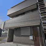 【1階賃貸併用】敷地25.18坪｜延床44.02坪！<br>防音対策バッチリ。キレイな外観が長続きする総タイル張りの3階建て住宅