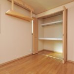 【1階賃貸併用】敷地25.18坪｜延床44.02坪！<br>防音対策バッチリ。キレイな外観が長続きする総タイル張りの3階建て住宅