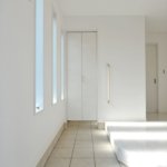 【約15.5畳の屋上付き】敷地24.48坪｜延床32.93坪！<br>外観は美しい白タイルに各部屋使い勝手＆カラーにもこだわる３階建て