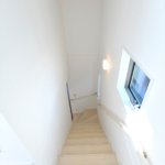 【約15.5畳の屋上付き】敷地24.48坪｜延床32.93坪！<br>外観は美しい白タイルに各部屋使い勝手＆カラーにもこだわる３階建て