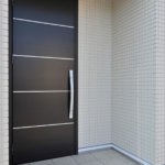 【約15.5畳の屋上付き】敷地24.48坪｜延床32.93坪！<br>外観は美しい白タイルに各部屋使い勝手＆カラーにもこだわる３階建て