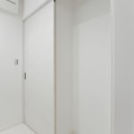 【約15.5畳の屋上付き】敷地24.48坪｜延床32.93坪！<br>外観は美しい白タイルに各部屋使い勝手＆カラーにもこだわる３階建て