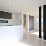 【約15.5畳の屋上付き】敷地24.48坪｜延床32.93坪！<br>外観は美しい白タイルに各部屋使い勝手＆カラーにもこだわる３階建て