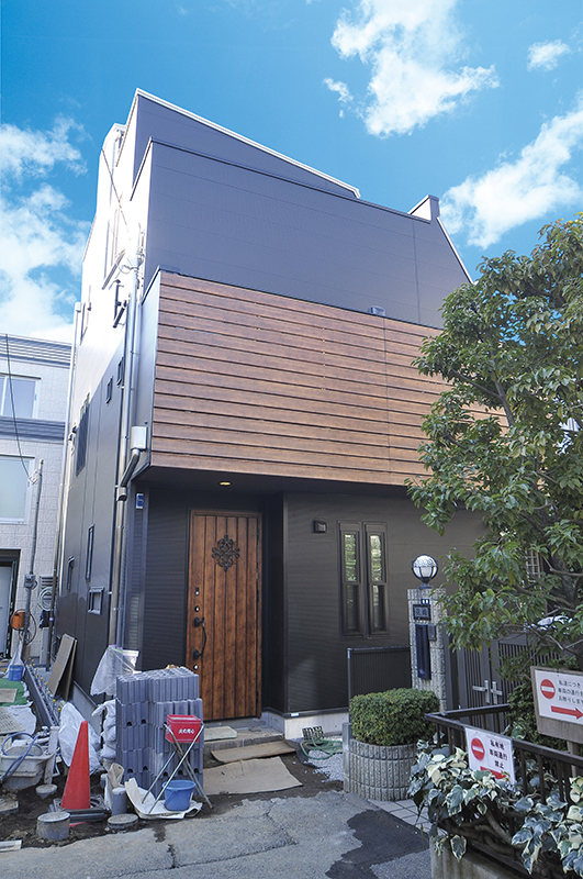 狭小住宅の外観と内装デザイン