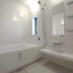 【高級かつスタイリッシュな外観】敷地30.03坪｜延床39.67坪！<br>法規制ギリギリまで広げた３階北側斜線部分は収納スペースに