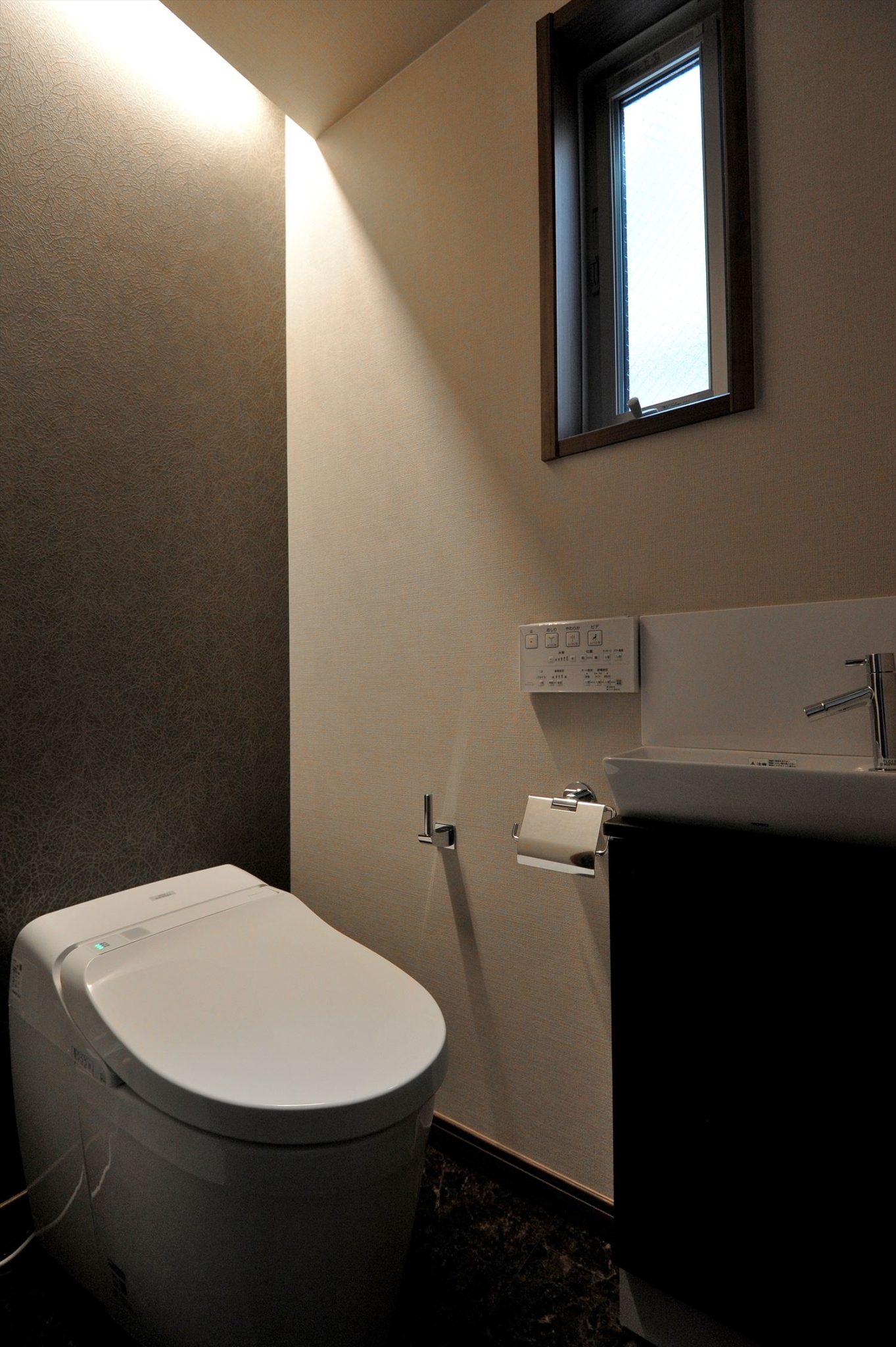 トイレの間接照明