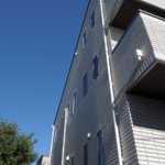 【高級かつスタイリッシュな外観】敷地30.03坪｜延床39.67坪！<br>法規制ギリギリまで広げた３階北側斜線部分は収納スペースに