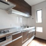 【高級かつスタイリッシュな外観】敷地30.03坪｜延床39.67坪！<br>法規制ギリギリまで広げた３階北側斜線部分は収納スペースに