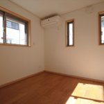 【高級かつスタイリッシュな外観】敷地30.03坪｜延床39.67坪！<br>法規制ギリギリまで広げた３階北側斜線部分は収納スペースに