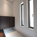 【高級かつスタイリッシュな外観】敷地30.03坪｜延床39.67坪！<br>法規制ギリギリまで広げた３階北側斜線部分は収納スペースに