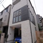 【木造耐火の家】敷地17.33坪｜延床34.35坪！<br>間口が狭くて奥行きがある縦長敷地に狭小３階建て