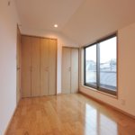 【3階建て屋上付き住宅】敷地31.9坪｜延床40.6坪！<br>「ただいま」が暖かい。家族団らんの工夫が随所に詰まった狭小住宅