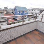 【3階建て屋上付き住宅】敷地31.9坪｜延床40.6坪！<br>「ただいま」が暖かい。家族団らんの工夫が随所に詰まった狭小住宅