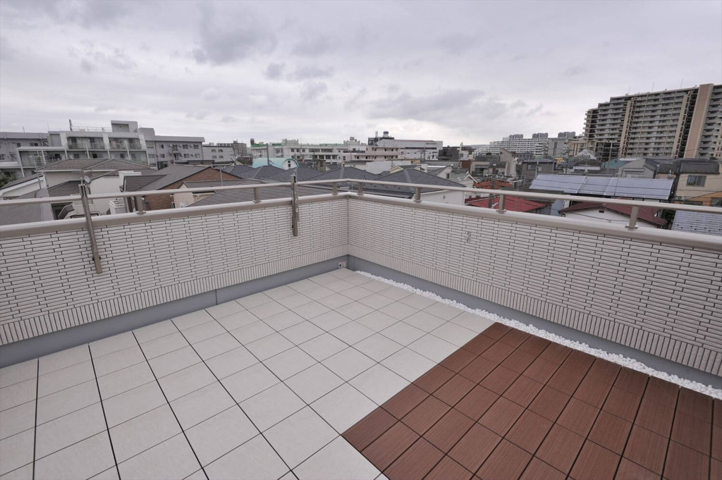 alt=”3階建て狭小住宅の間取り”