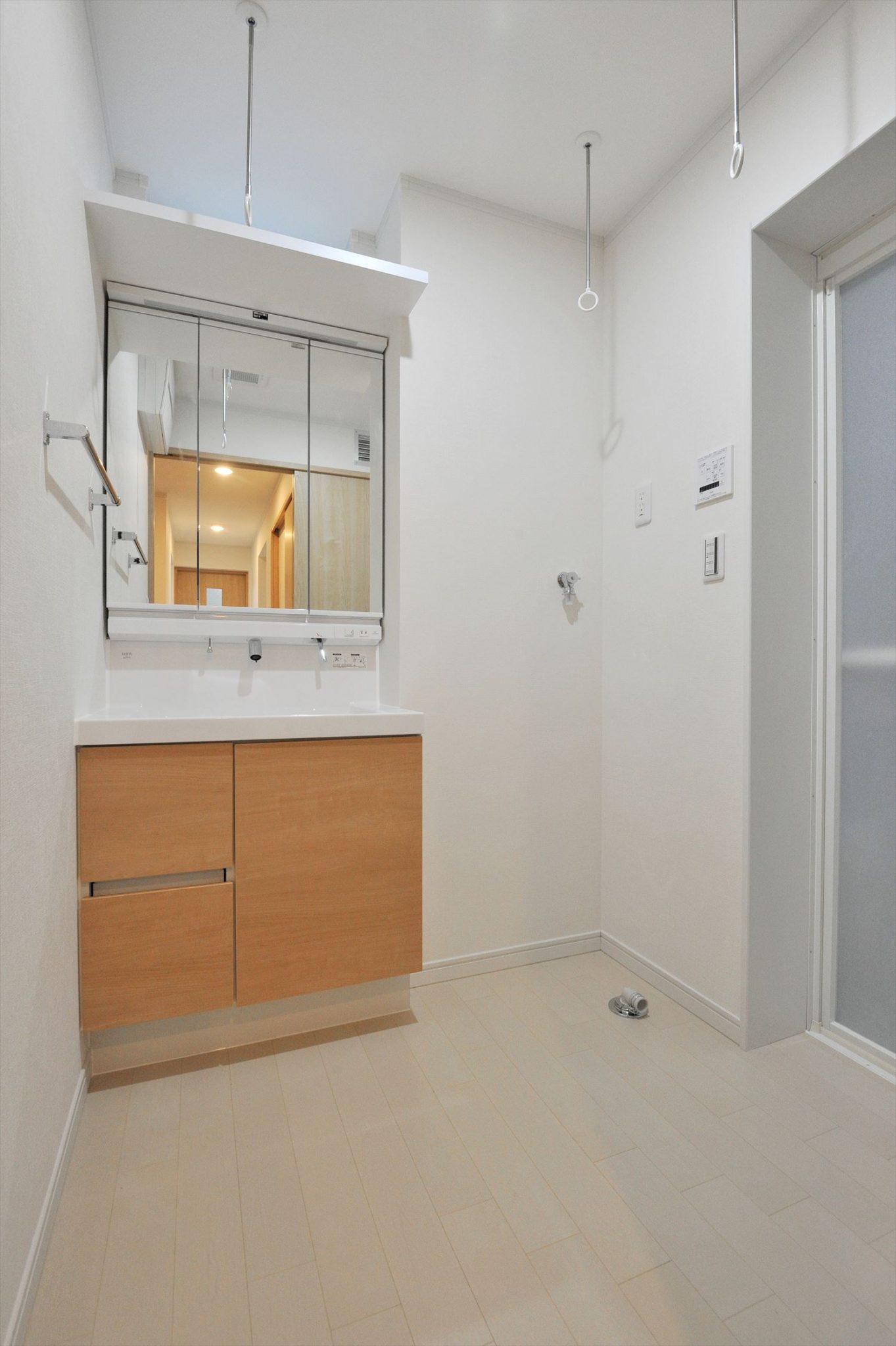 【リノベーション二世帯住宅】敷地34.07坪|延床71.91坪!<br>1階賃貸用店舗・倉庫スペース併用の居住空間が完全に独立した二世帯住宅