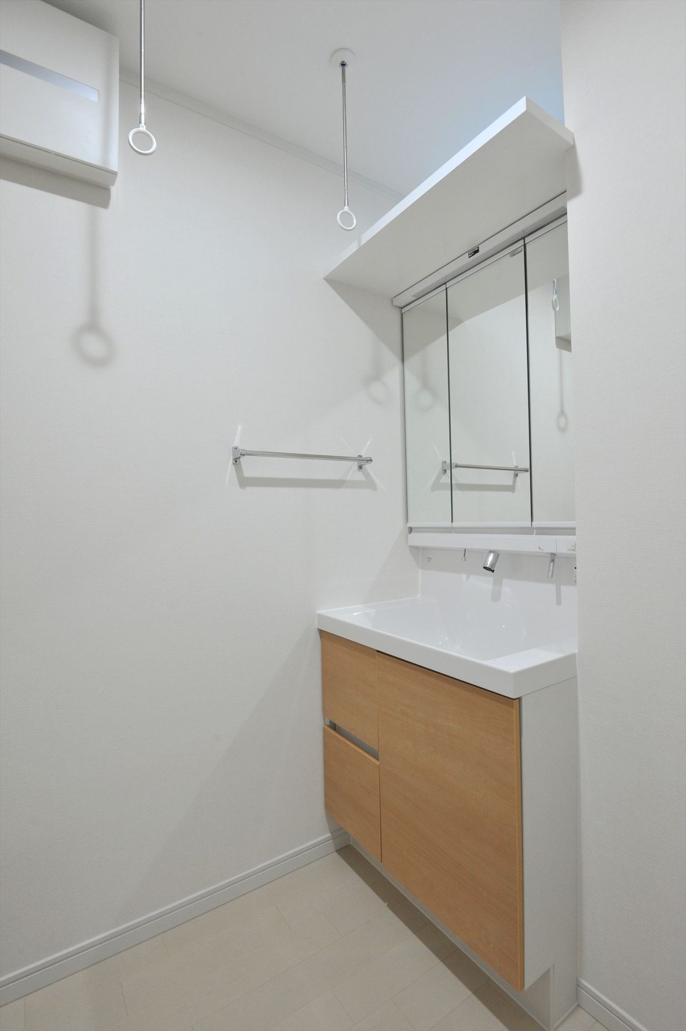 【リノベーション二世帯住宅】敷地34.07坪|延床71.91坪!<br>1階賃貸用店舗・倉庫スペース併用の居住空間が完全に独立した二世帯住宅