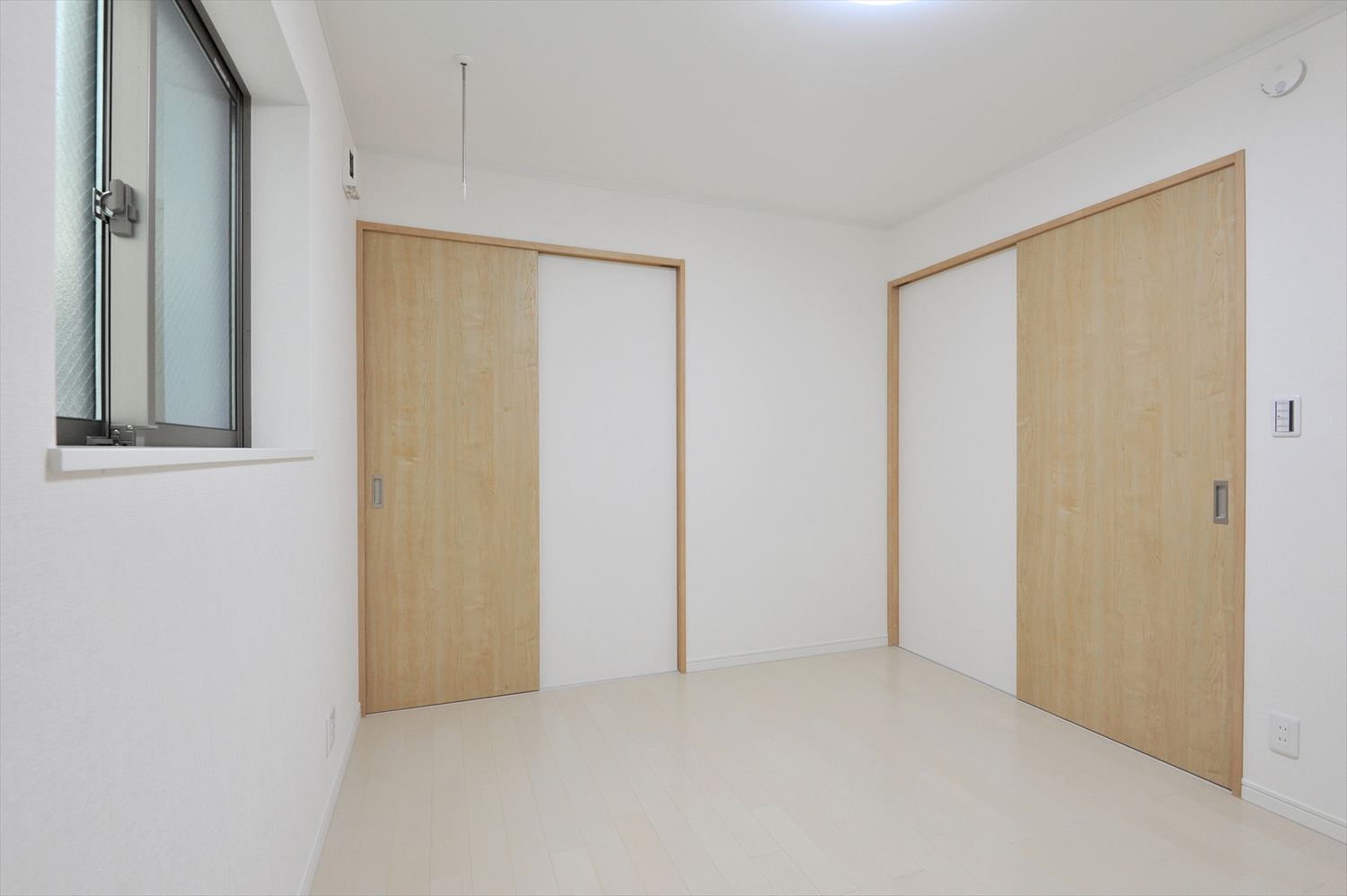 【リノベーション二世帯住宅】敷地34.07坪|延床71.91坪!<br>1階賃貸用店舗・倉庫スペース併用の居住空間が完全に独立した二世帯住宅